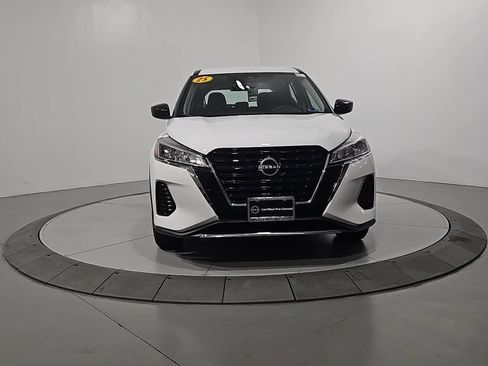 Certified 2025 Nissan Kicks Play S FWD image 10