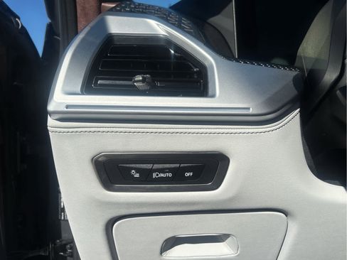 Used 2025 BMW XM AWD/4WD image 17