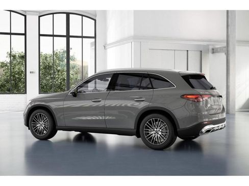 Used 2026 Mercedes-Benz GLC 300 4MATIC image 31