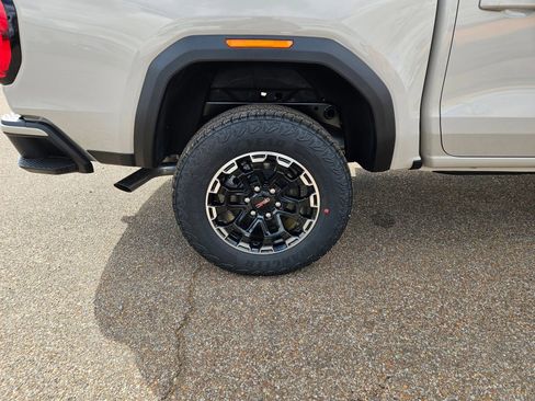 New 2026 GMC Canyon AT4 w/ AT4 Premium Package AWD/4WD image 29