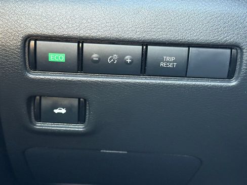 Certified 2025 Nissan Sentra SV image 19