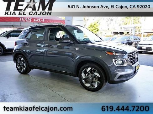 Used 2024 Hyundai Venue Limited FWD image 9