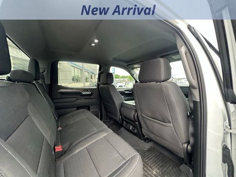 Used 2023 Chevrolet Silverado 1500 LT AWD/4WD image 6
