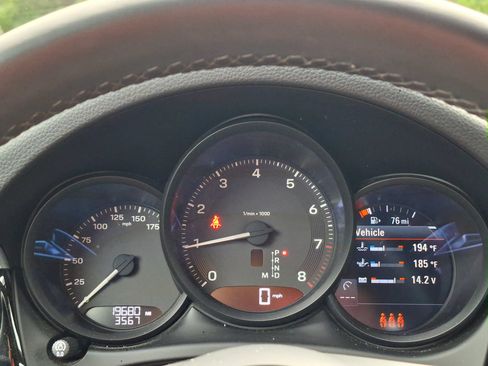 Used 2023 Porsche Macan AWD/4WD image 14