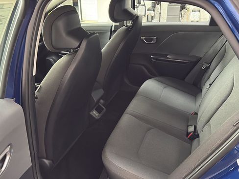 Used 2025 Kia K4 LXS image 28