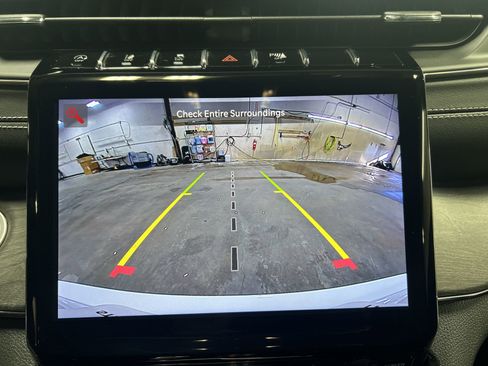 Used 2023 Jeep Grand Cherokee Overland w/ Luxury Tech Group IV image 16