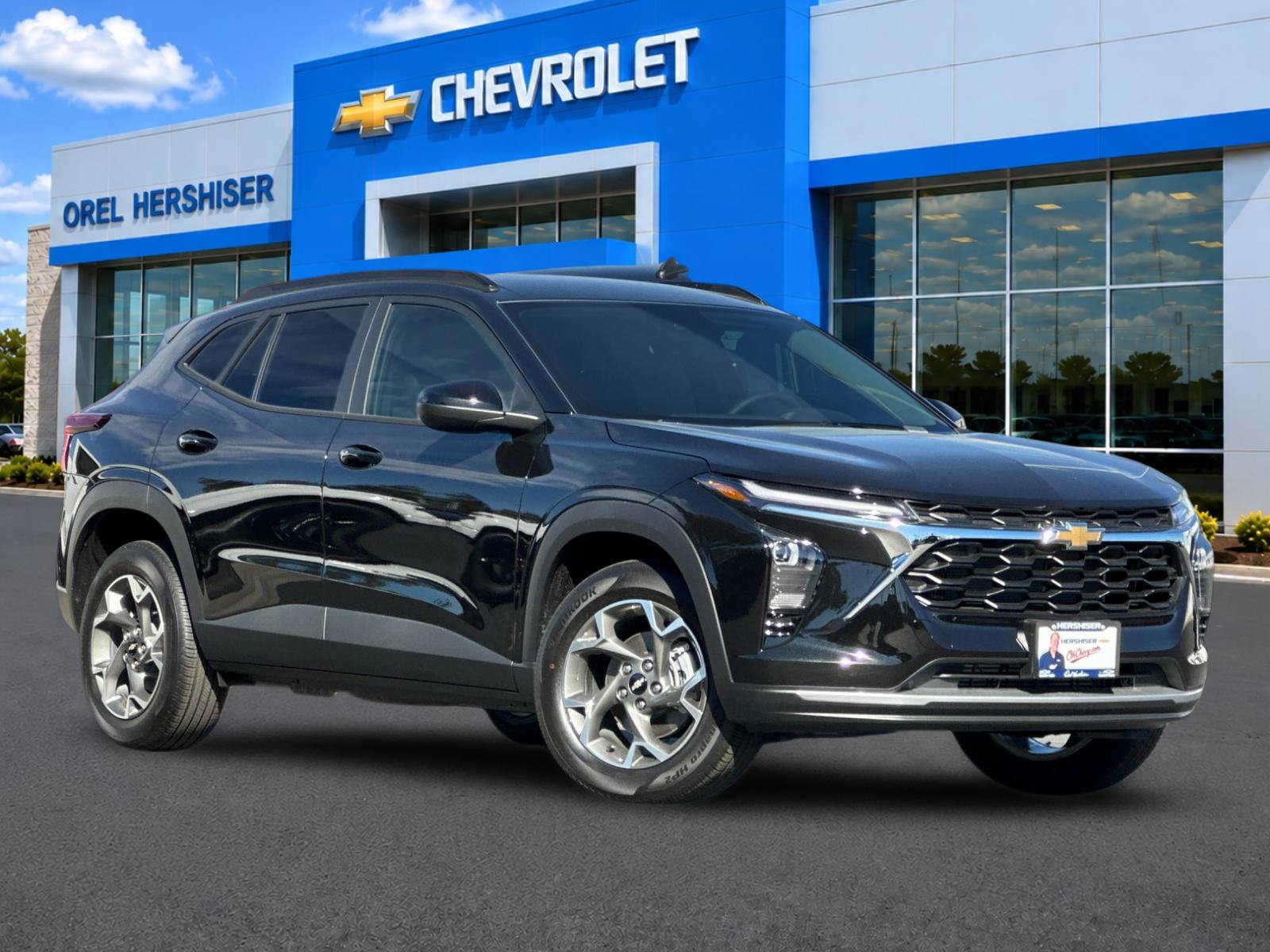 New 2026 Chevrolet Trax LT w/ LT Convenience Package FWD image 1