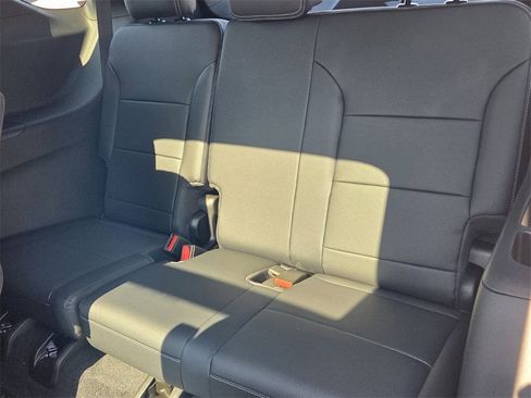 New 2026 Chevrolet Traverse LT w/ Enhanced Driving Package image 6