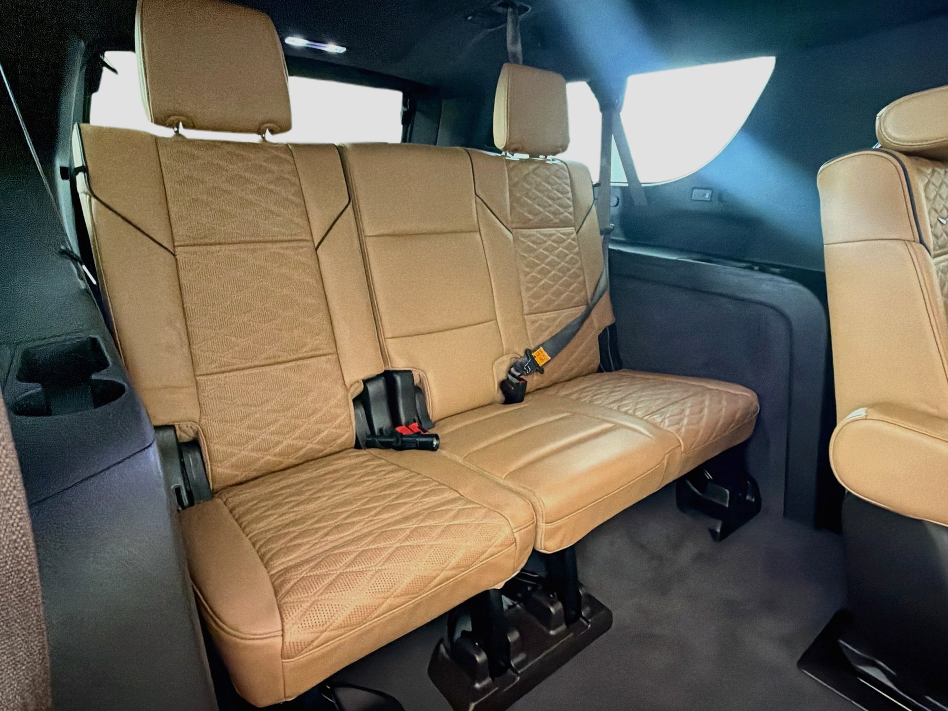 Used 2024 Cadillac Escalade ESV Sport w/ LPO, ONYX Package AWD/4WD image 20