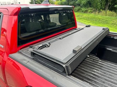 Used 2025 Toyota Tacoma SR5 AWD/4WD image 15