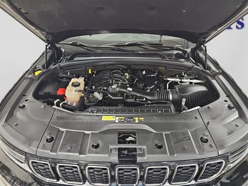 Used 2021 Jeep Grand Cherokee L Limited AWD/4WD image 7