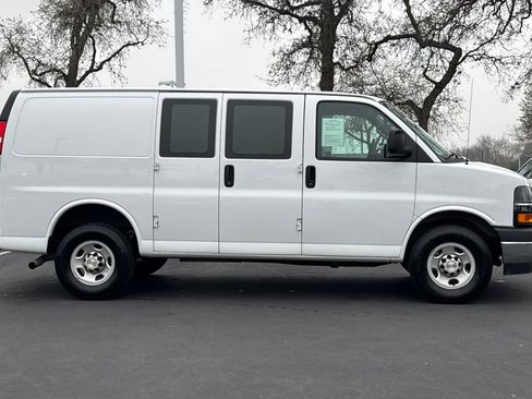 Used 2024 Chevrolet Express 2500 w/ Driver Convenience Package RWD image 2