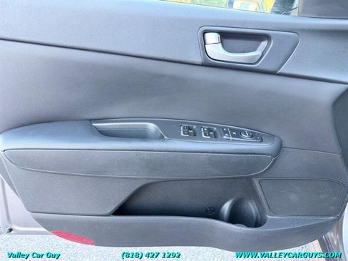 Used 2018 Kia Optima LX w/ 17" Alloy Wheels Package FWD image 23