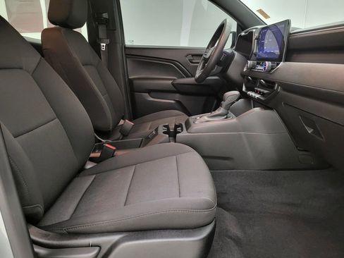 Used 2024 Chevrolet Colorado W/T image 32