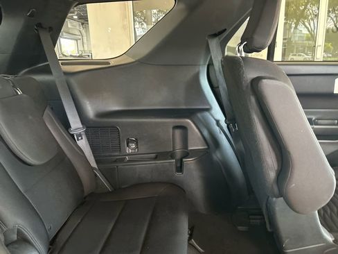 Used 2020 Ford Explorer XLT image 28