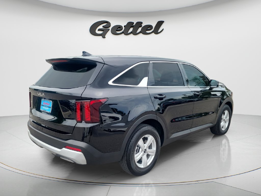 Used 2026 Kia Sorento LX FWD image 5
