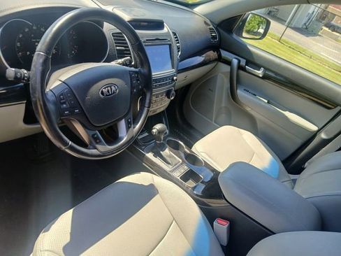Used 2014 Kia Sorento SX FWD image 37