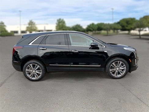 New 2025 Cadillac XT5 Premium Luxury image 8