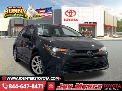 Used 2026 Toyota Corolla LE image 1