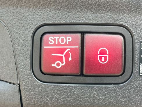 Certified 2025 Mercedes-Benz GLE 350 GLE 350 image 11