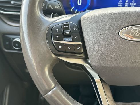 Used 2020 Ford Explorer Platinum w/ Premium Technology Package image 15