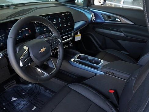 New 2025 Chevrolet Equinox EV LT image 2