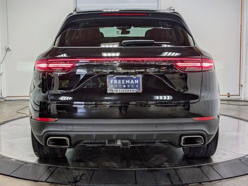 Used 2022 Porsche Cayenne Platinum Edition w/ Premium Package image 8