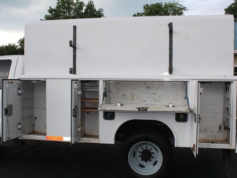 Used 2014 Ford F550 4x4 Regular Cab Super Duty image 34