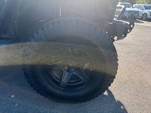 Used 2008 Jeep Wrangler Sahara w/ Dual Top Group AWD/4WD image 4