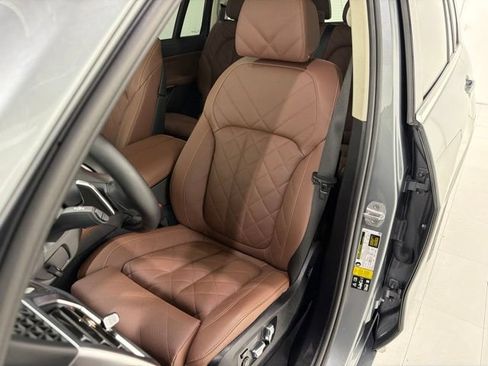 Used 2024 BMW X7 xDrive40i w/ Premium Package AWD/4WD image 13
