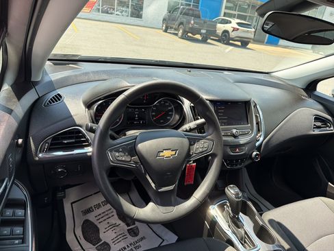 Used 2019 Chevrolet Cruze LS w/ LS Convenience Package FWD image 13