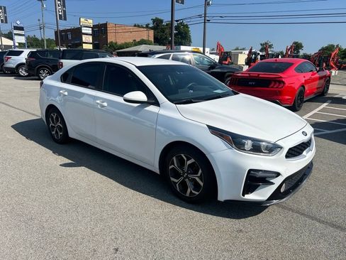 Used 2019 Kia Forte LXS FWD image 1