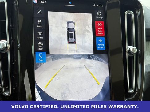 Certified 2024 Volvo XC40 B5 Plus AWD/4WD image 23