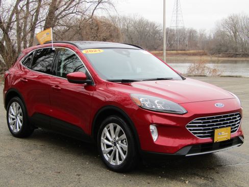 Used 2021 Ford Escape Titanium w/ Titanium Elite Package image 6