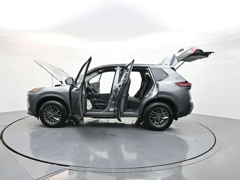 Used 2023 Nissan Rogue S image 35