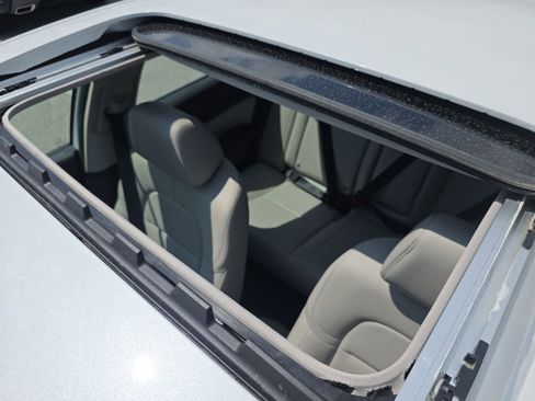 Used 2023 Honda Civic EX-L image 3