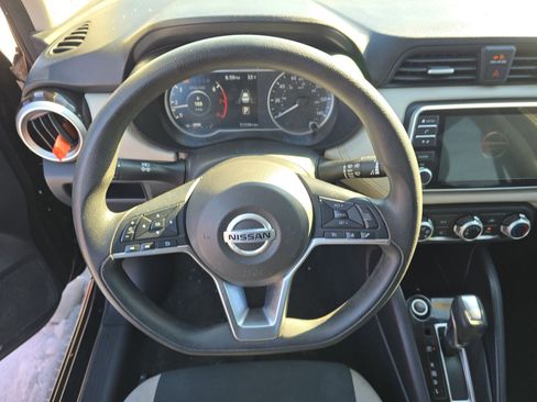 Used 2020 Nissan Versa SV image 11