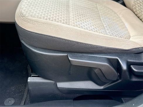 Used 2021 Ford Escape SE image 22