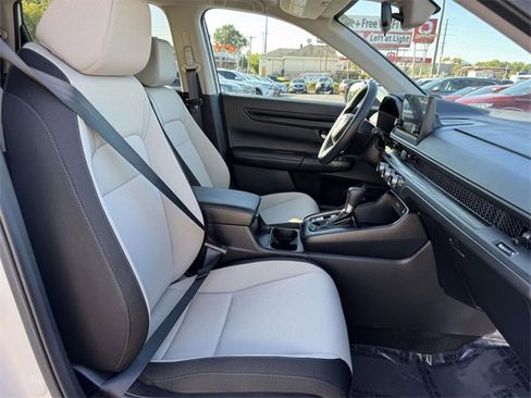 Used 2025 Honda CR-V LX image 7