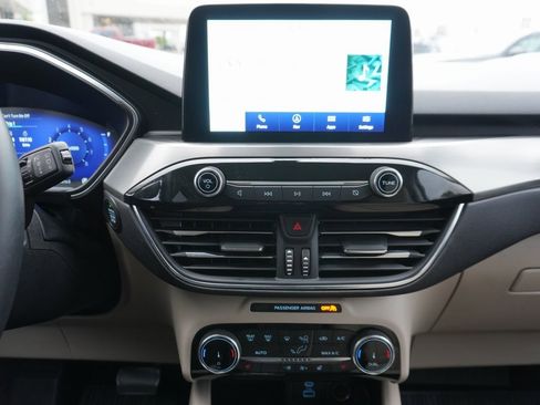 Certified 2022 Ford Escape Titanium image 13