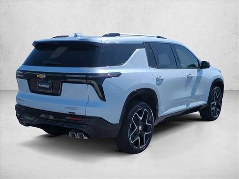 New 2026 Chevrolet Traverse High Country FWD image 2