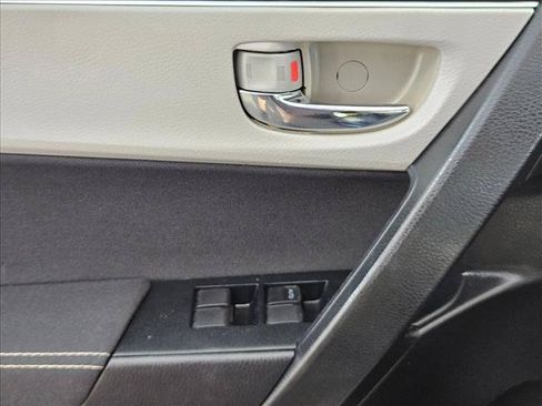 Used 2017 Toyota Corolla LE FWD image 28