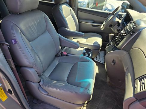 Used 2007 Toyota Sienna LE image 35