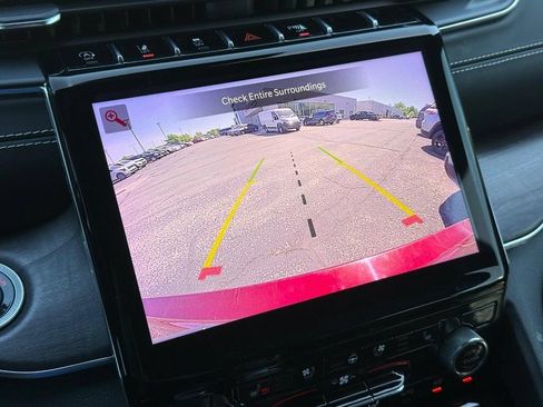 Used 2021 Jeep Grand Cherokee L Overland w/ Luxury Tech Group IV AWD/4WD image 19
