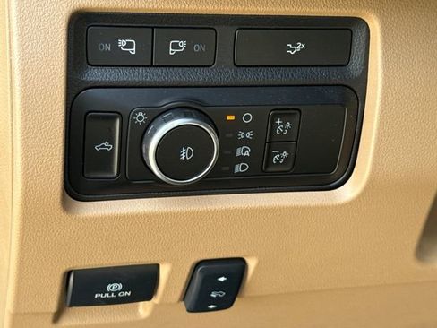 Used 2024 Ford F350 Lariat w/ Lariat Ultimate Package AWD/4WD image 22