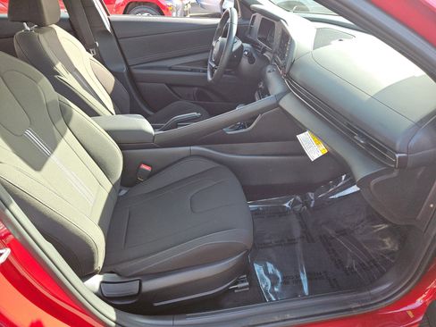 Certified 2025 Hyundai Elantra Sport image 21
