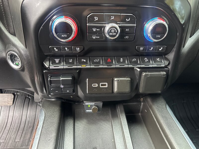 Used 2022 GMC Sierra 2500 Denali w/ Denali Ultimate Package AWD/4WD image 19