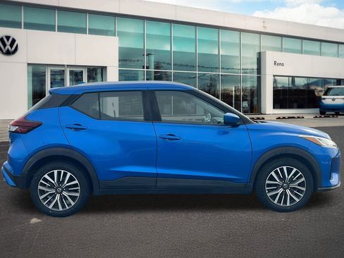 Used 2021 Nissan Kicks SV image 4