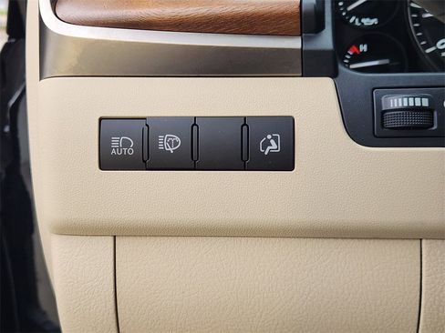 Used 2020 Lexus LX 570 4WD w/ Luxury Package image 21