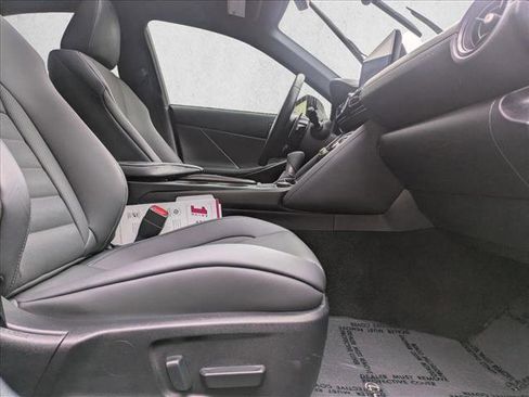 Used 2024 Lexus IS 500 IS 500 F SPORT Performance Pre image 22